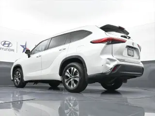 Toyota Highlander 2022 XLE 4dr SUV