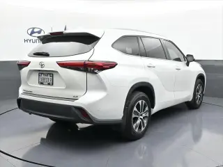 Toyota Highlander 2022 XLE 4dr SUV