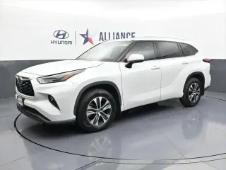 Toyota Highlander 2022 XLE 4dr SUV