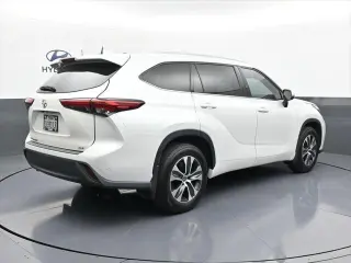 Toyota Highlander 2022 XLE 4dr SUV