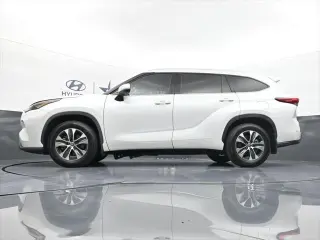 Toyota Highlander 2022 XLE 4dr SUV