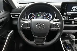 Toyota Highlander 2022 XLE 4dr SUV