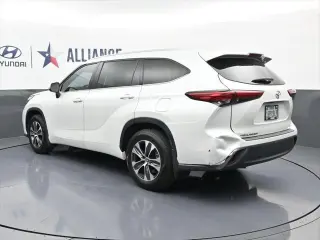 Toyota Highlander 2022 XLE 4dr SUV