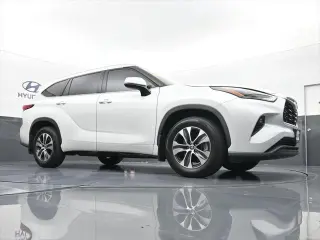 Toyota Highlander 2022 XLE 4dr SUV
