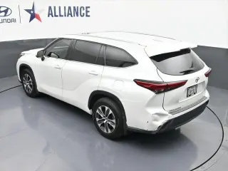Toyota Highlander 2022 XLE 4dr SUV