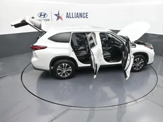 Toyota Highlander 2022 XLE 4dr SUV