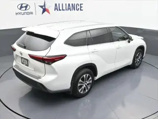Toyota Highlander 2022 XLE 4dr SUV