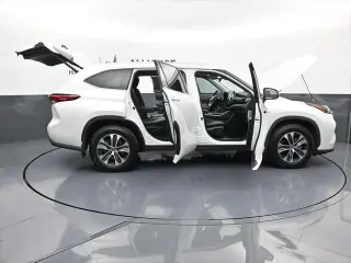 Toyota Highlander 2022 XLE 4dr SUV