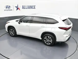 Toyota Highlander 2022 XLE 4dr SUV