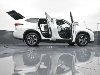 Toyota Highlander 2022 XLE 4dr SUV