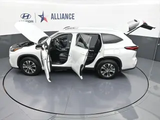 Toyota Highlander 2022 XLE 4dr SUV