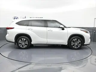 Toyota Highlander 2022 XLE 4dr SUV