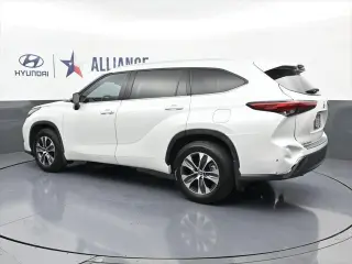 Toyota Highlander 2022 XLE 4dr SUV