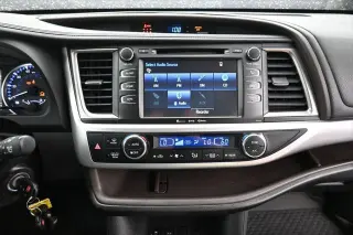 Toyota Highlander 2018 LE Plus 4dr SUV