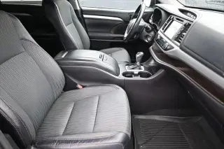 Toyota Highlander 2018 LE Plus 4dr SUV