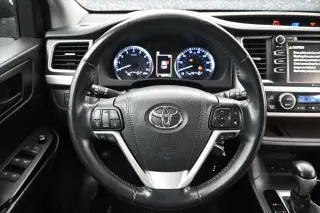 Toyota Highlander 2018 LE Plus 4dr SUV