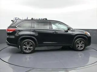 Toyota Highlander 2018 LE Plus 4dr SUV