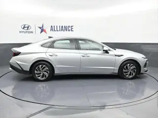 Hyundai SONATA Hybrid 2026 Blue 4dr Sedan