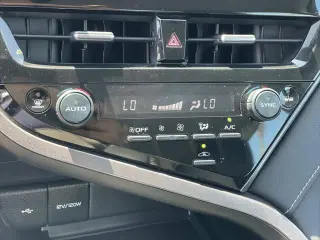 Toyota Camry 2023 SE 4dr Sedan