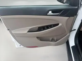 Hyundai TUCSON 2021 SE 4dr SUV