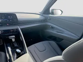 Hyundai ELANTRA 2026 SEL Sport 4dr Sedan