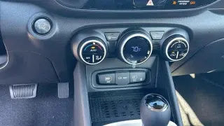 Hyundai VENUE 2025 Limited 4dr Crossover