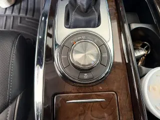 INFINITI QX80 2019 AWD Luxe 4dr SUV