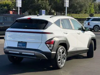 Hyundai KONA 2026 SEL Premium 4dr SUV