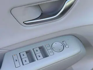 Hyundai KONA 2026 SEL Premium 4dr SUV