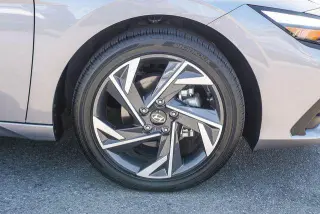 Hyundai ELANTRA Hybrid 2025 SEL Sport 4dr Sedan