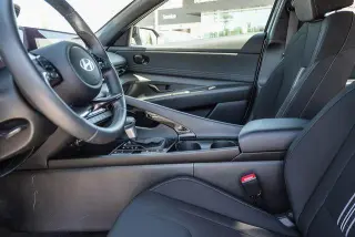 Hyundai ELANTRA Hybrid 2025 SEL Sport 4dr Sedan