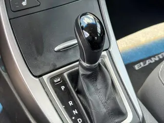 Hyundai ELANTRA 2014 Limited 4dr Sedan
