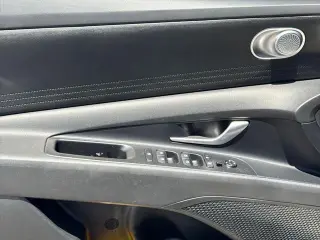 Hyundai ELANTRA Hybrid 2025 Blue 4dr Sedan