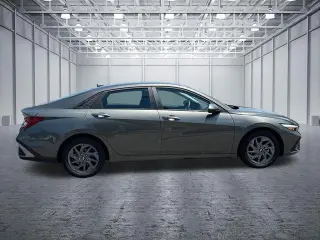 Hyundai ELANTRA Hybrid 2025 Blue 4dr Sedan