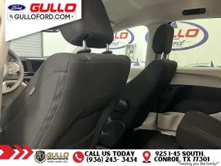 Chrysler Voyager 2023 LX 4dr Mini-Van