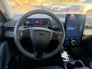 Ford Mustang Mach-E 2023 Premium 4dr SUV
