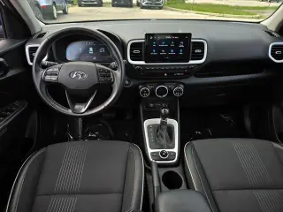 Hyundai VENUE 2024 Limited 4dr Crossover