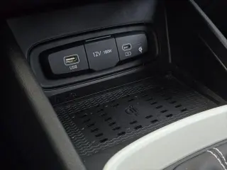 Hyundai VENUE 2024 Limited 4dr Crossover