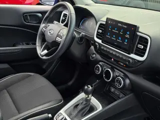 Hyundai VENUE 2024 Limited 4dr Crossover