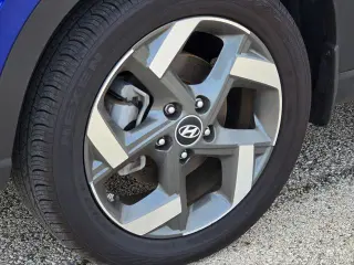 Hyundai VENUE 2024 Limited 4dr Crossover
