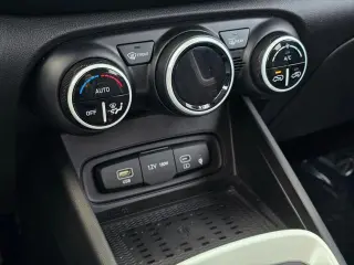 Hyundai VENUE 2024 Limited 4dr Crossover