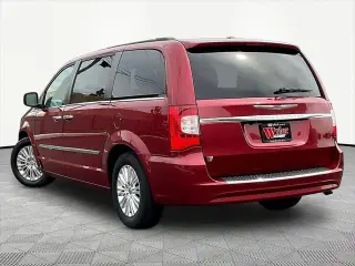 Chrysler Town and Country 2013 Touring-L 4dr Mini-Van