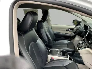 Chrysler Pacifica Plug-In Hybrid 2023 Touring L 4dr Mini-Van