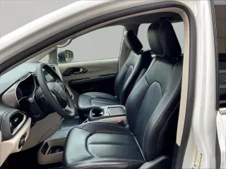 Chrysler Pacifica Plug-In Hybrid 2023 Touring L 4dr Mini-Van