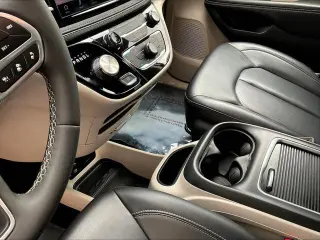 Chrysler Pacifica Plug-In Hybrid 2023 Touring L 4dr Mini-Van