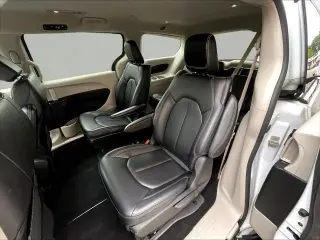 Chrysler Pacifica Plug-In Hybrid 2023 Touring L 4dr Mini-Van