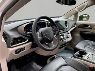 Chrysler Pacifica Plug-In Hybrid 2023 Touring L 4dr Mini-Van