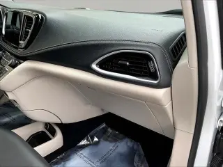 Chrysler Pacifica Plug-In Hybrid 2023 Touring L 4dr Mini-Van