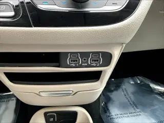 Chrysler Pacifica Plug-In Hybrid 2023 Touring L 4dr Mini-Van
