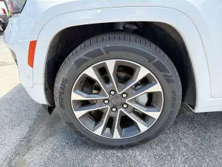 Jeep Grand Cherokee 2023 4x4 Overland 4dr SUV